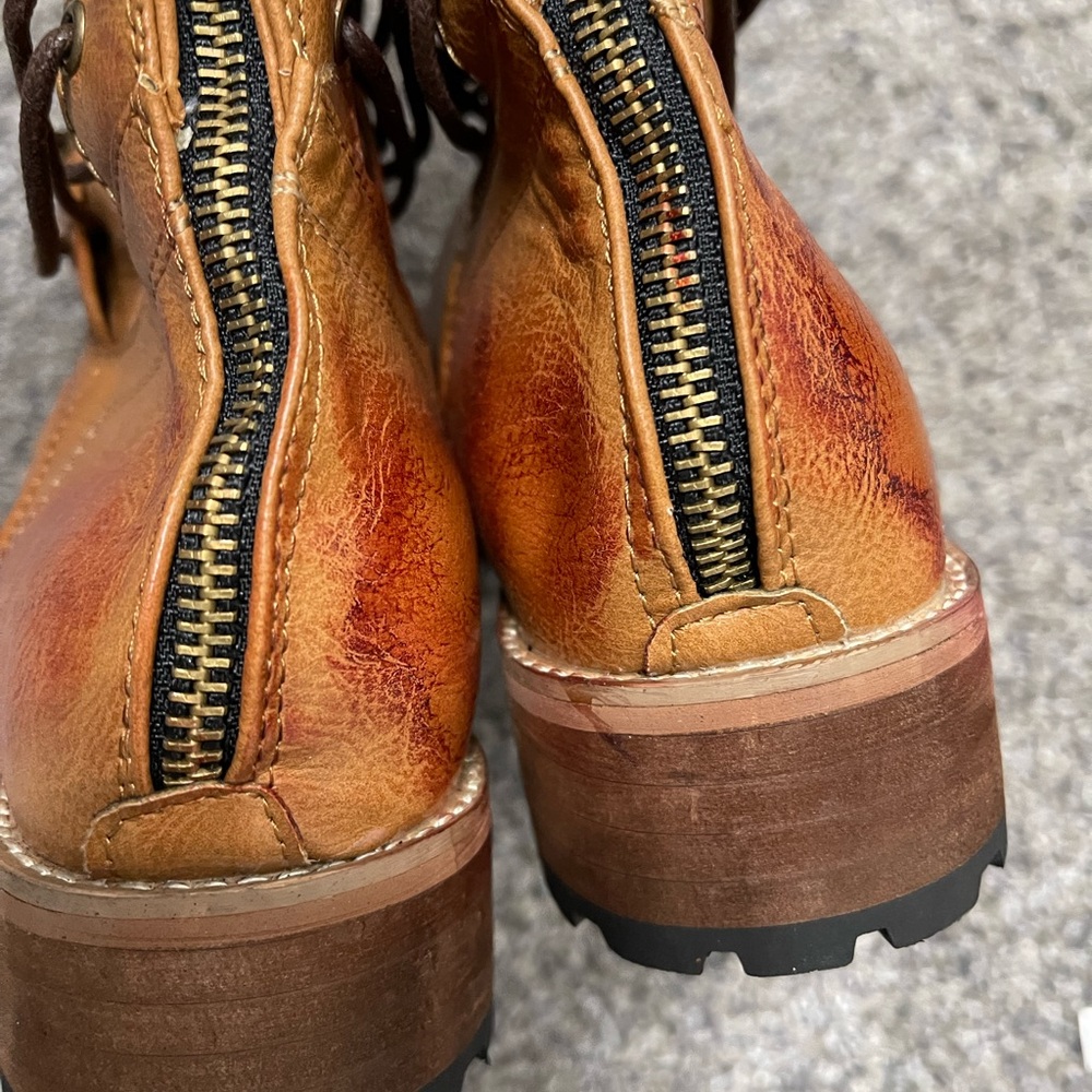 Carmel color moto boots.